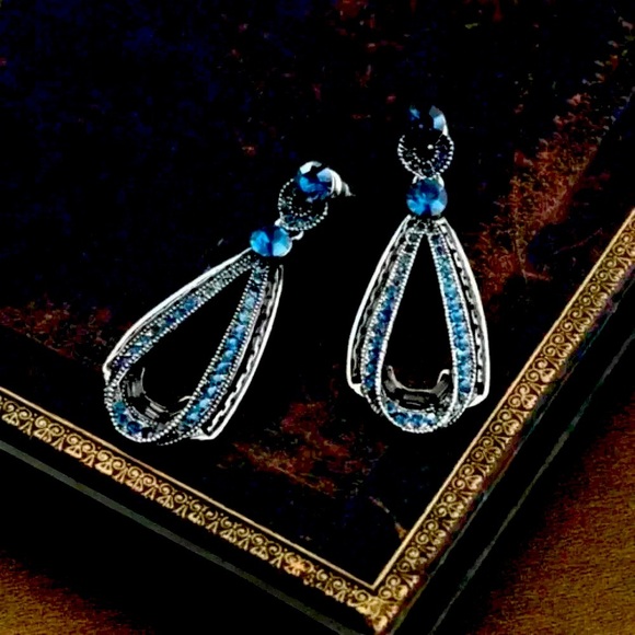 New Gorgeous Bridgerton Era Sterling Silver Blue Sapphire Drop Earrings - Picture 3 of 5